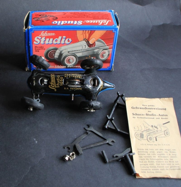 Schuco Mercedes-Benz Rennwagen 1949 Studio 1050 US Zone Blechmodell mit Friktionsantrieb in Originalkarton (2517)